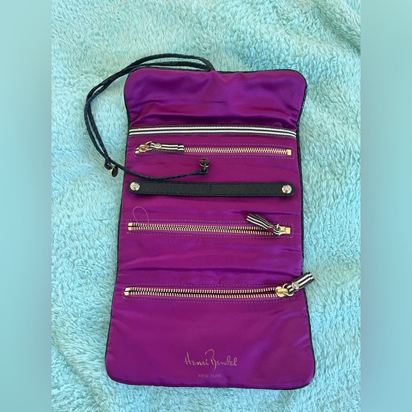 HENRI BENDEL SATIN ROLL JEWELRY TRAVEL CASE - Picture 8 of 8